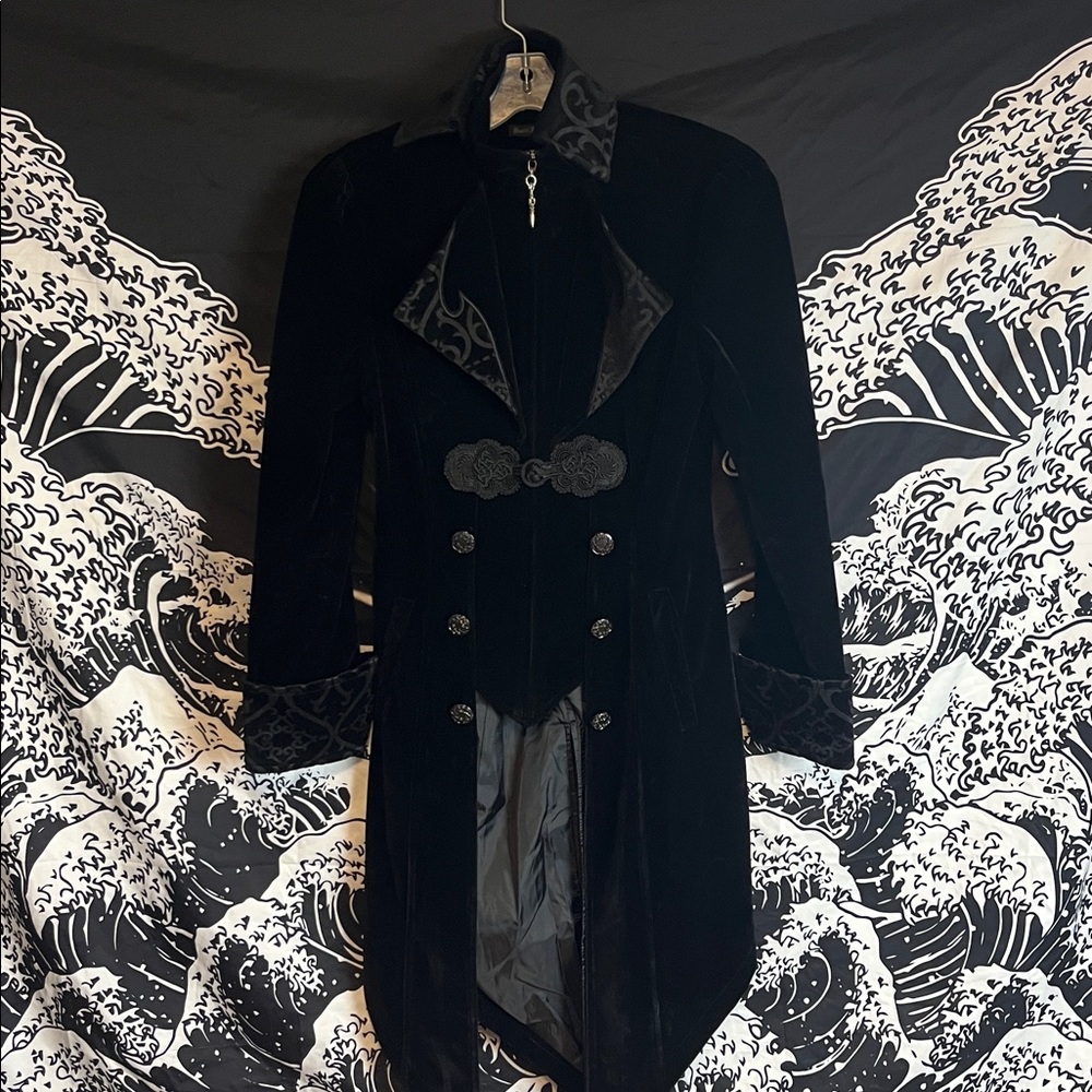 Elegant Black Velvet Women's GOTH Coat - Picture 7 of 11